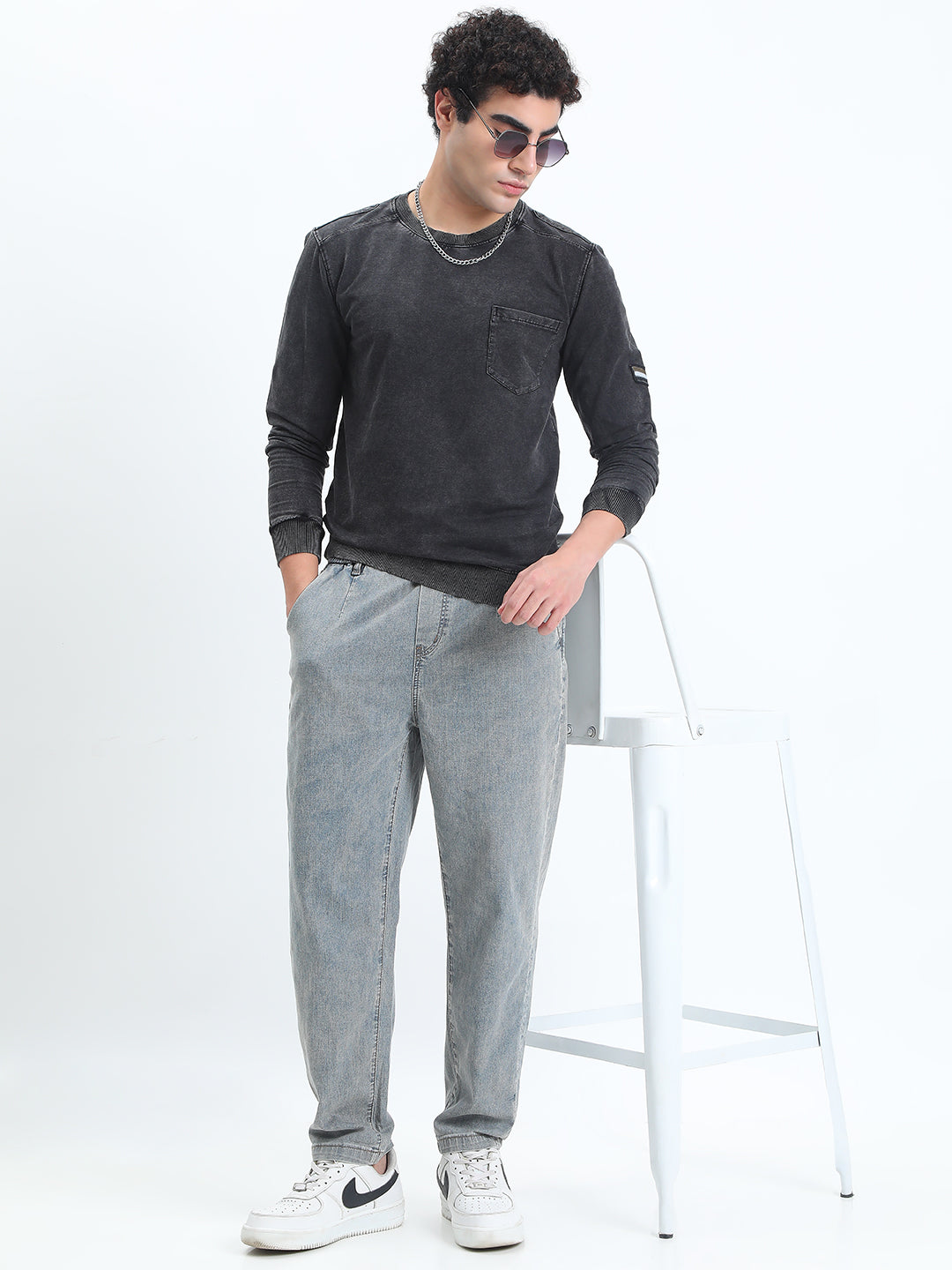 Men's Black Round Neck Ribbed Sweatshirt with Chest Pocket