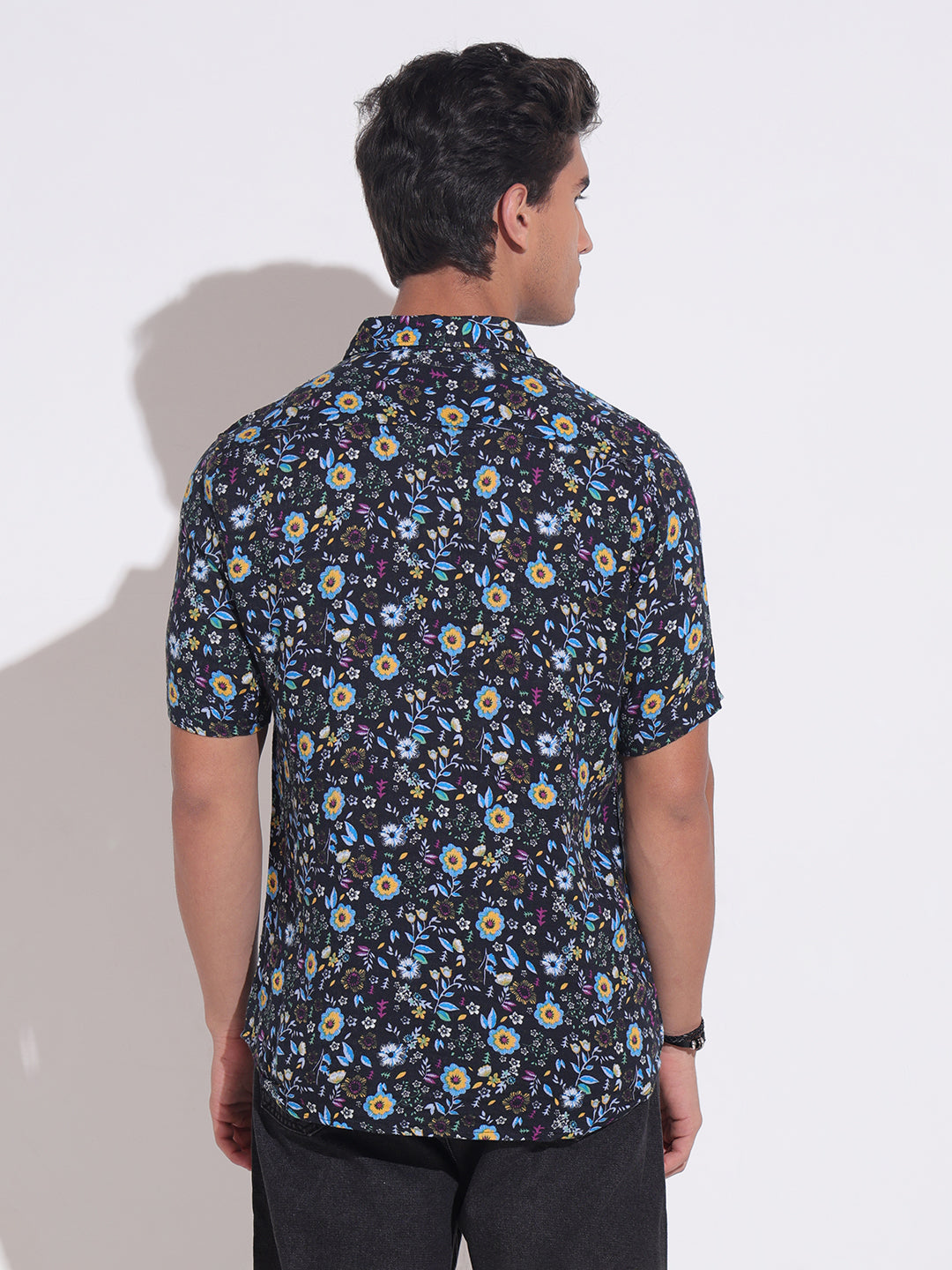 Men's Floral Printed Black Regular Short Sleeve Shirt