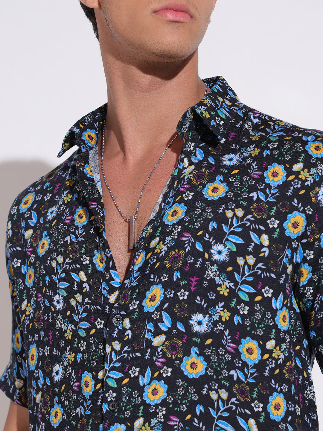 Men's Floral Printed Black Regular Short Sleeve Shirt