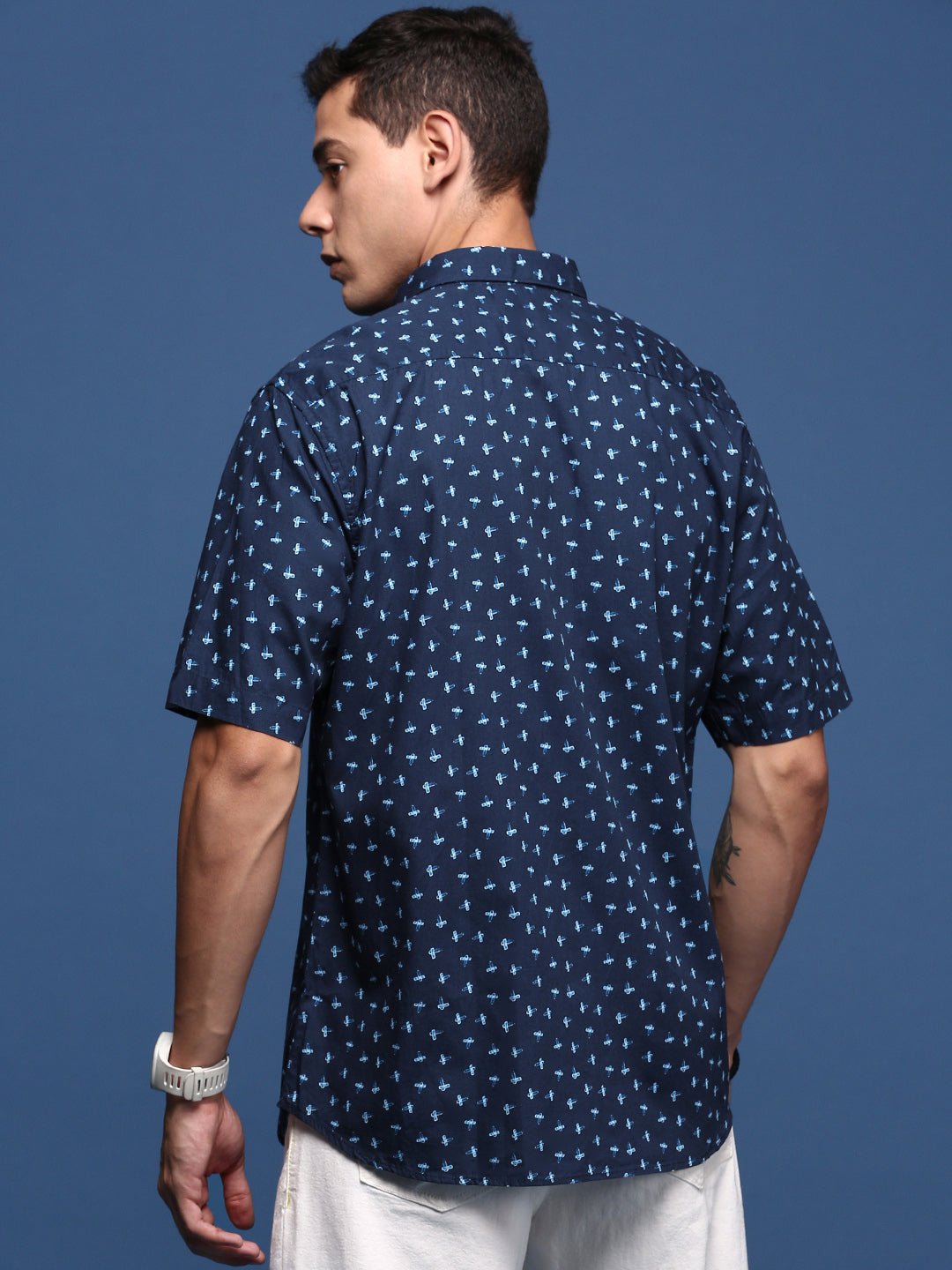 Men Abstract Navy Blue Slim Fit Shirt