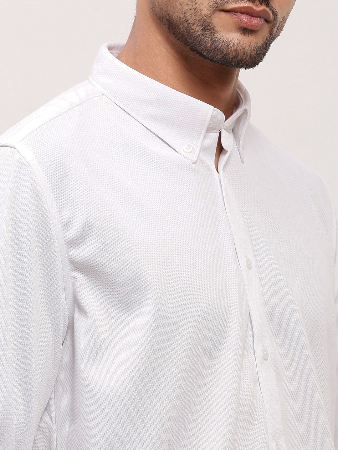 Men White Solid Slim Fit Shirt