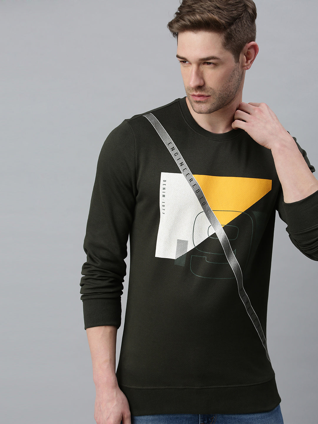 Men Colourblocked Olive Sweatshirt