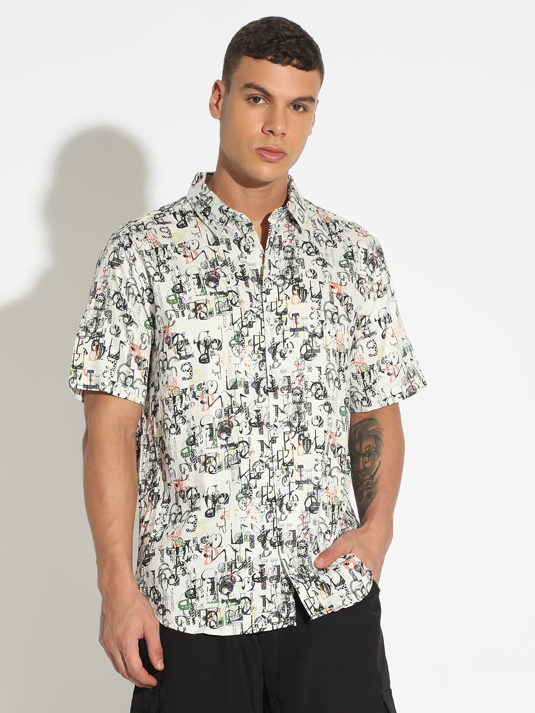 Men's Abstract White Button Down Short Sleeve Shirt