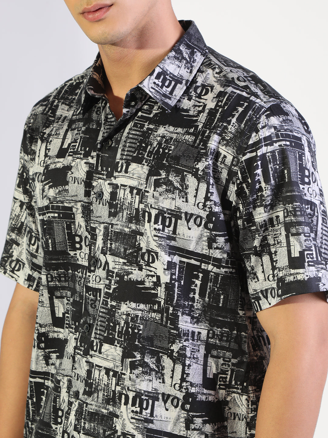 Men's Graphic Print Black Regular Fit Short Sleeve Casual Shirt