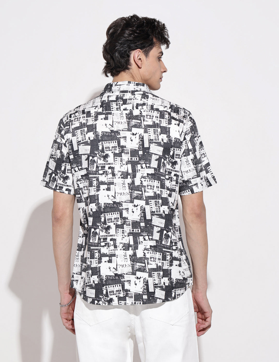 Men's Abstract Print Black Half Sleeve Regular Fit Shirt