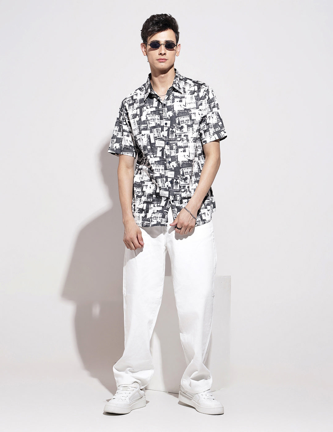 Men's Abstract Print Black Half Sleeve Regular Fit Shirt