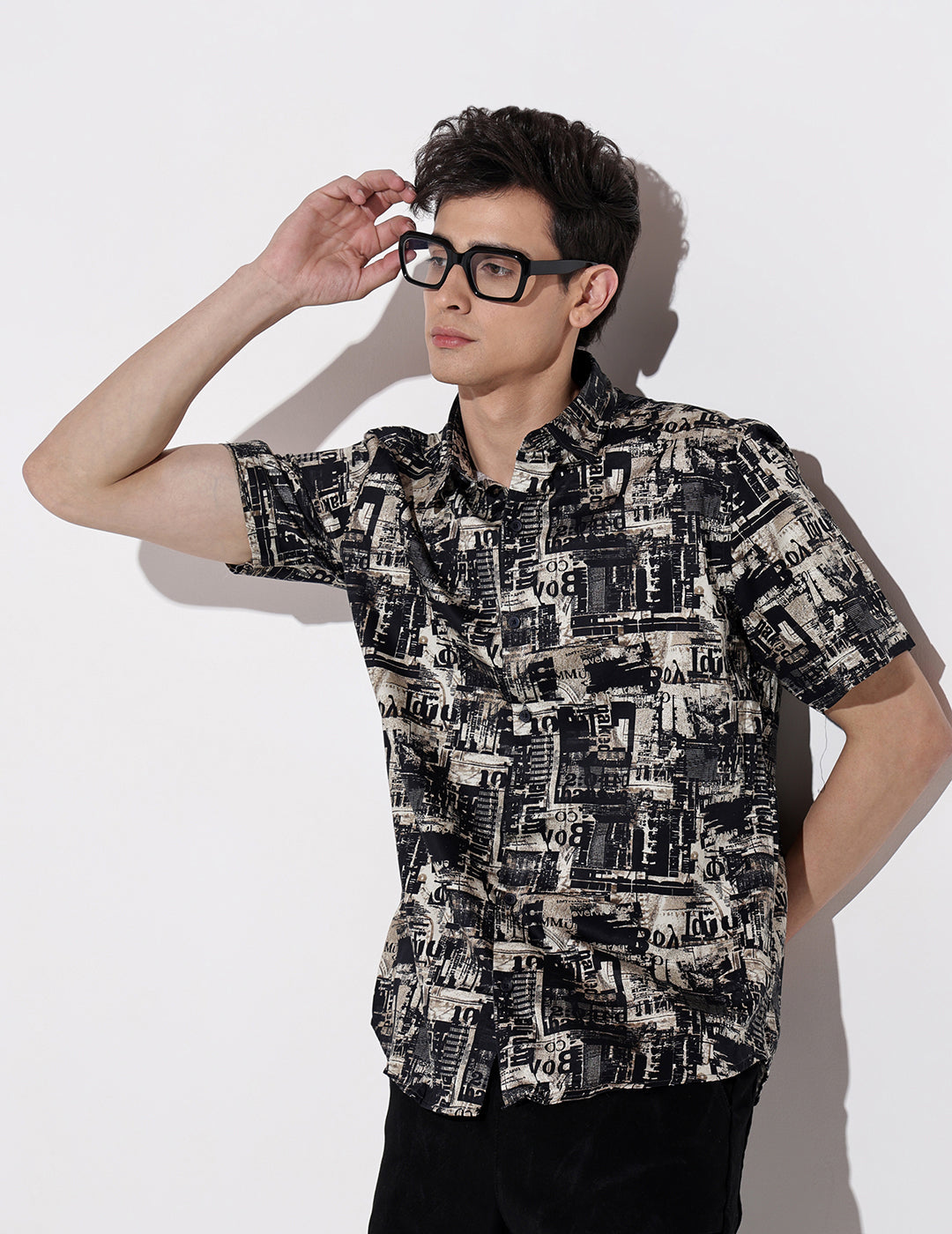 Men's Abstract Print Black Half Sleeve Regular Fit Shirt