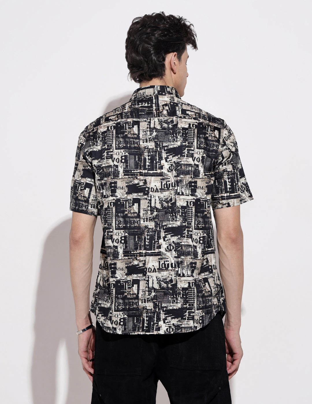 Men's Abstract Print Black Half Sleeve Regular Fit Shirt