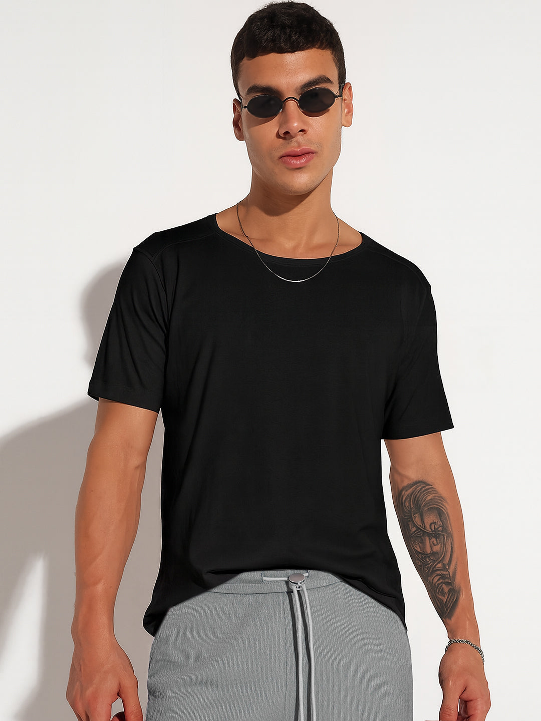 Men's Black Round Neck Regular Fit T-Shirt