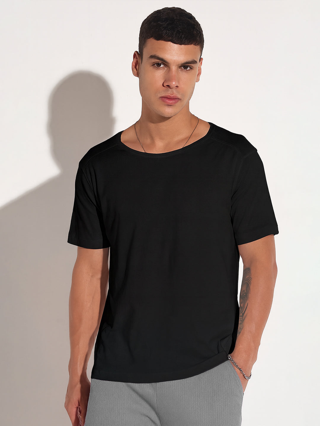 Men's Black Round Neck Regular Fit T-Shirt