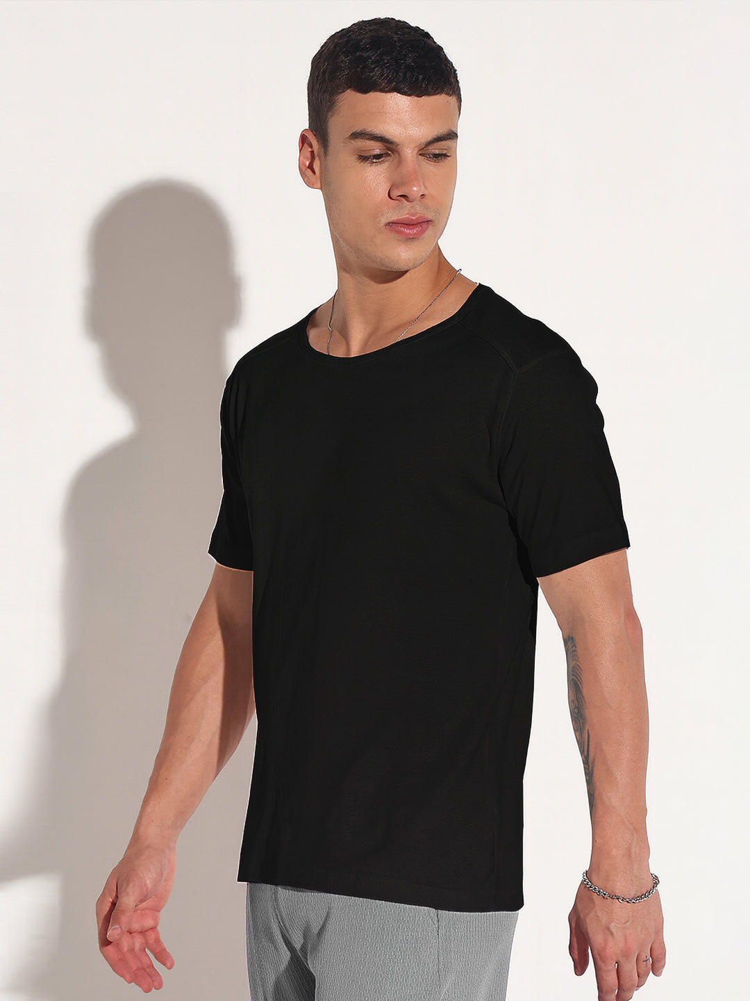 Men's Black Round Neck Regular Fit T-Shirt