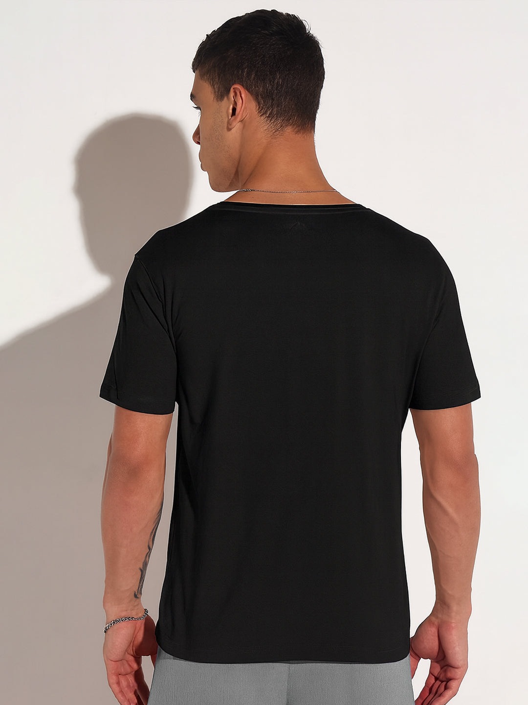 Men's Black Round Neck Regular Fit T-Shirt