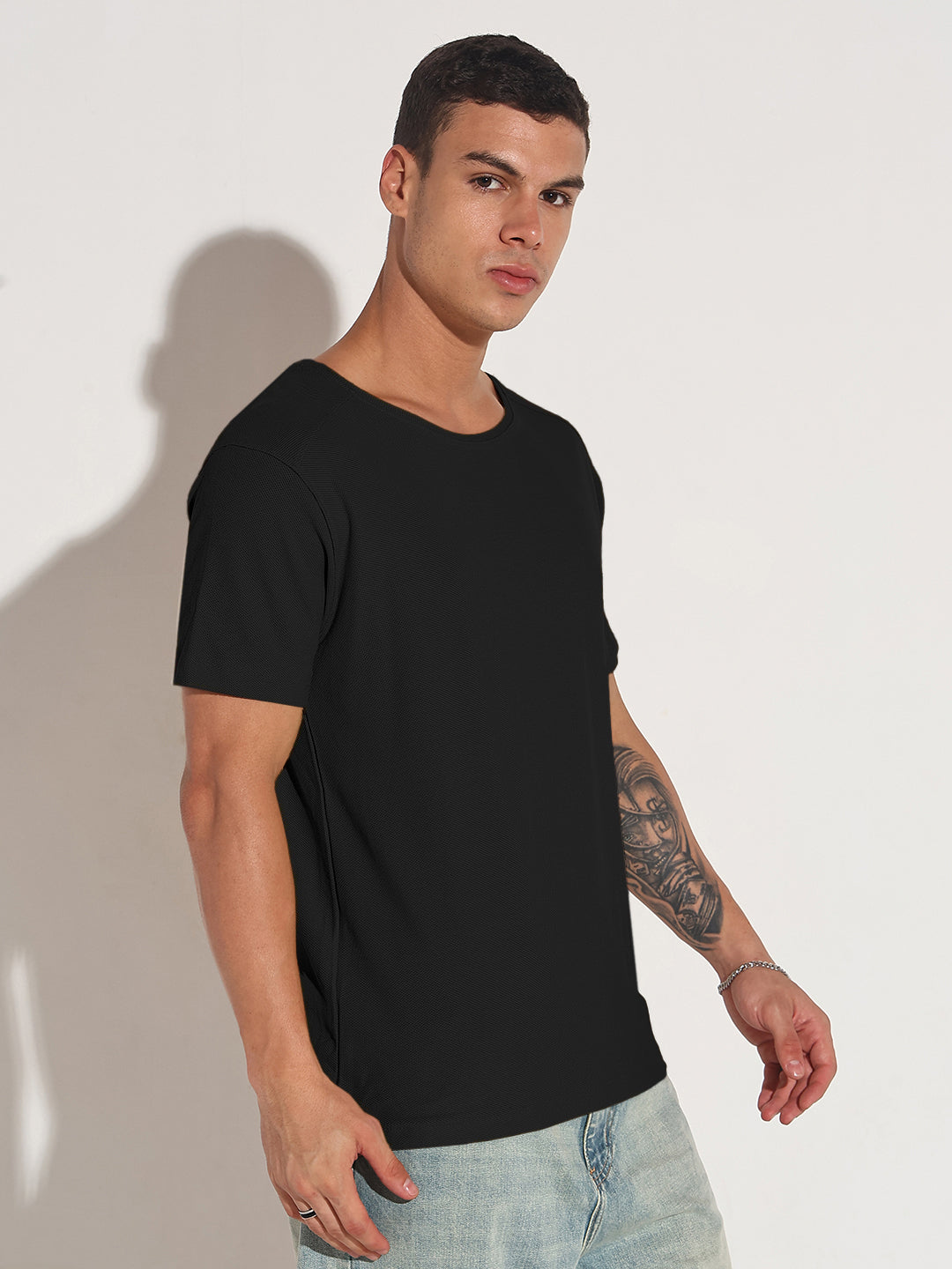 Men's Black Round Neck Regular Fit T-Shirt