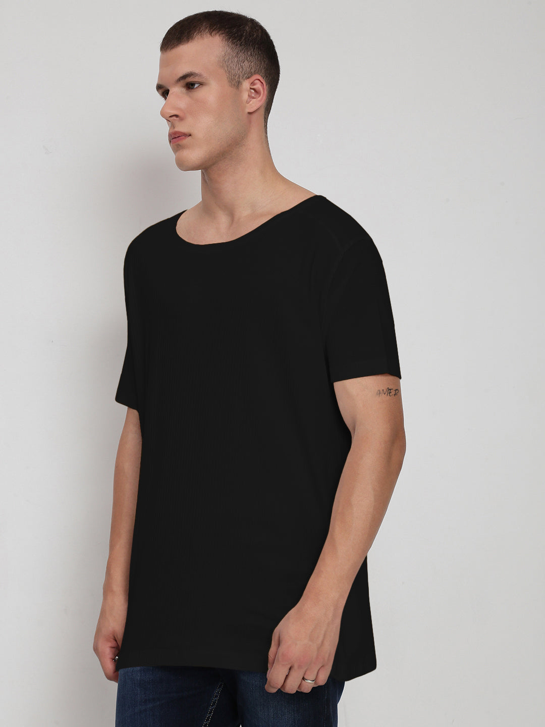 Men's Black Short Sleeves Round Neck Regular Fit T-Shirt