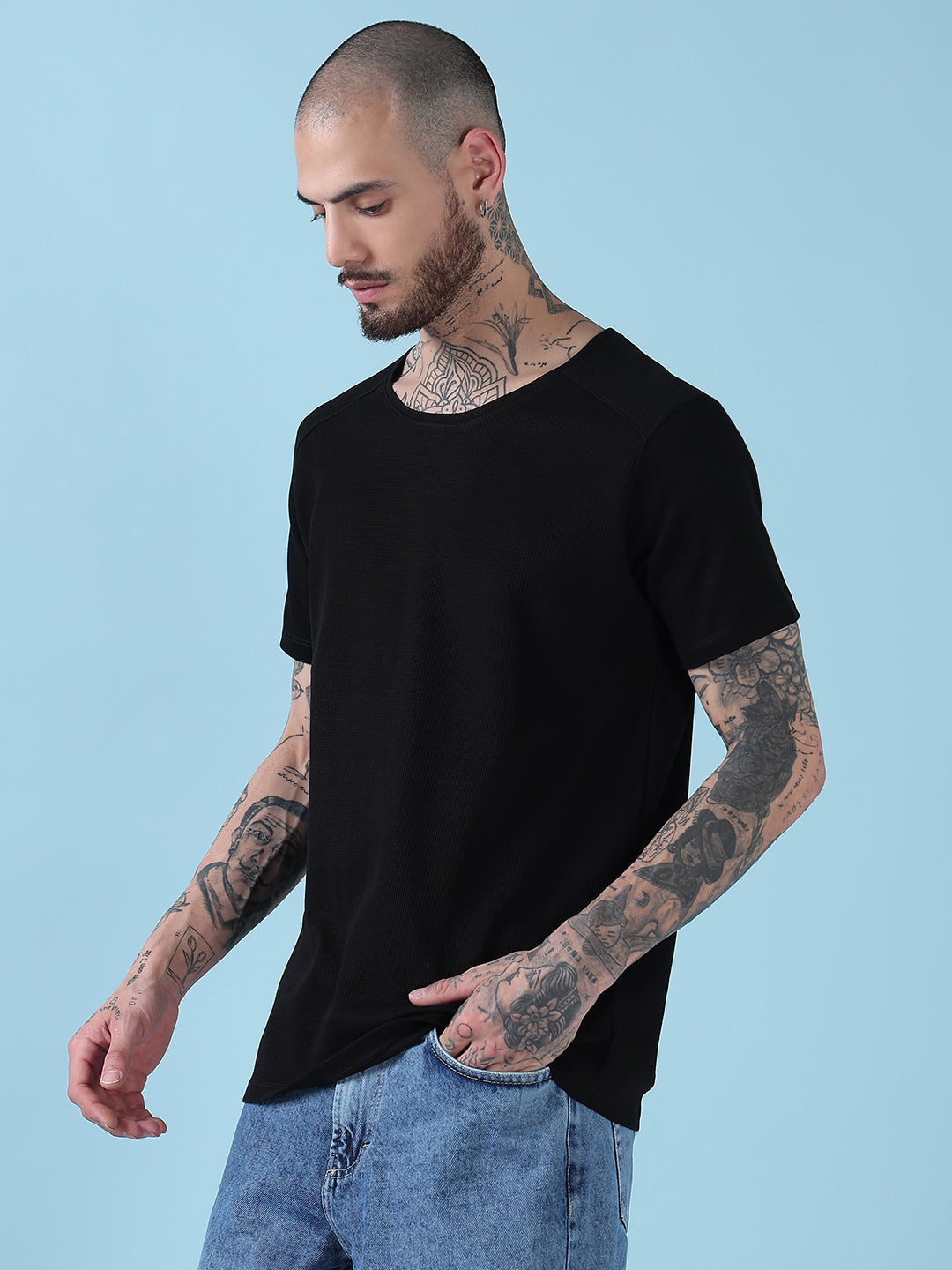Men's Black Solid Round Neck T-Shirt