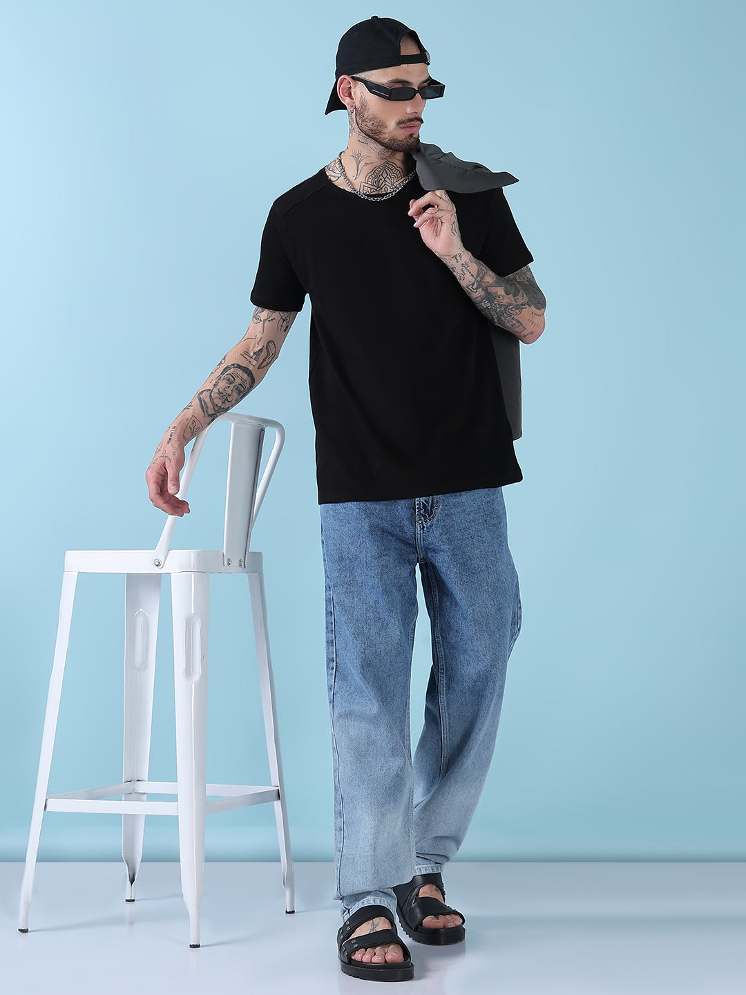 Men's Black Solid Round Neck T-Shirt