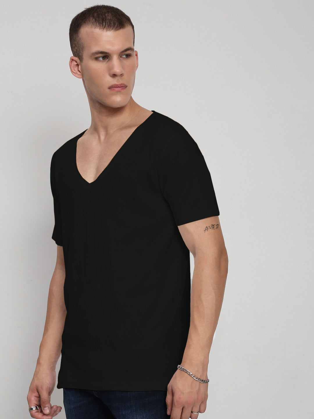 Men's Black Short Sleeves V-Neck Regular Fit T-Shirt