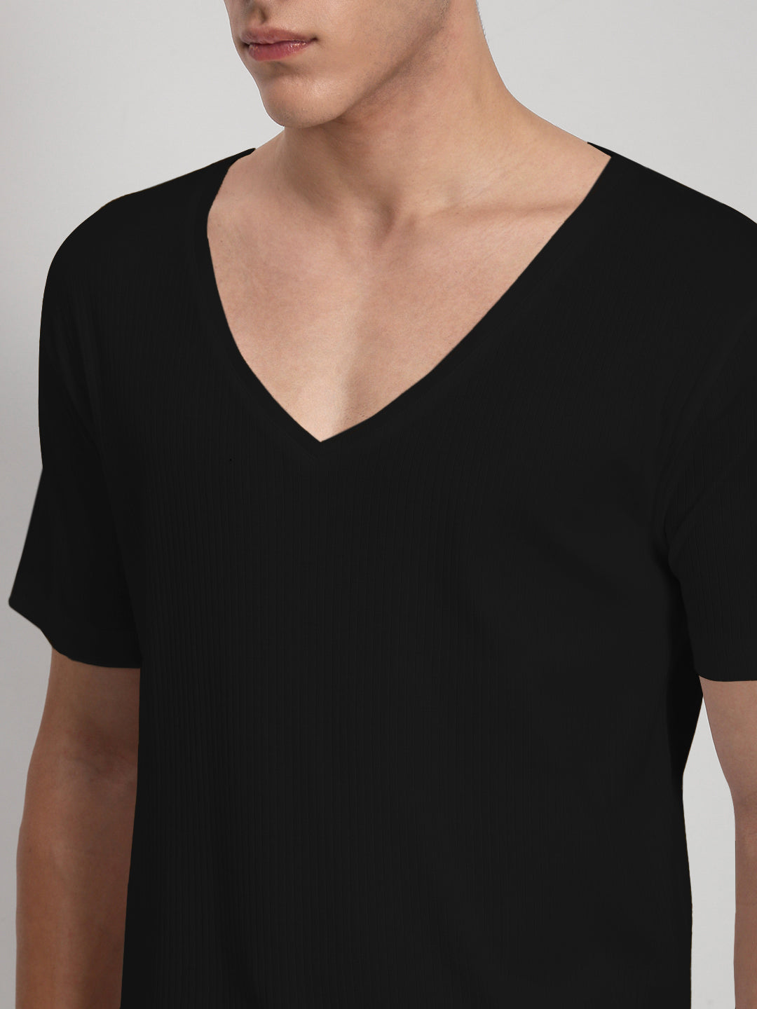 Men's Black Short Sleeves V-Neck Regular Fit T-Shirt