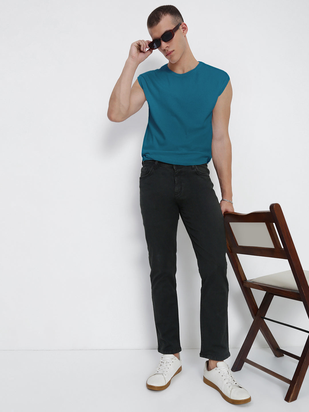 Men's Teal Round Neck Regular Fit Sleeveless T-Shirt