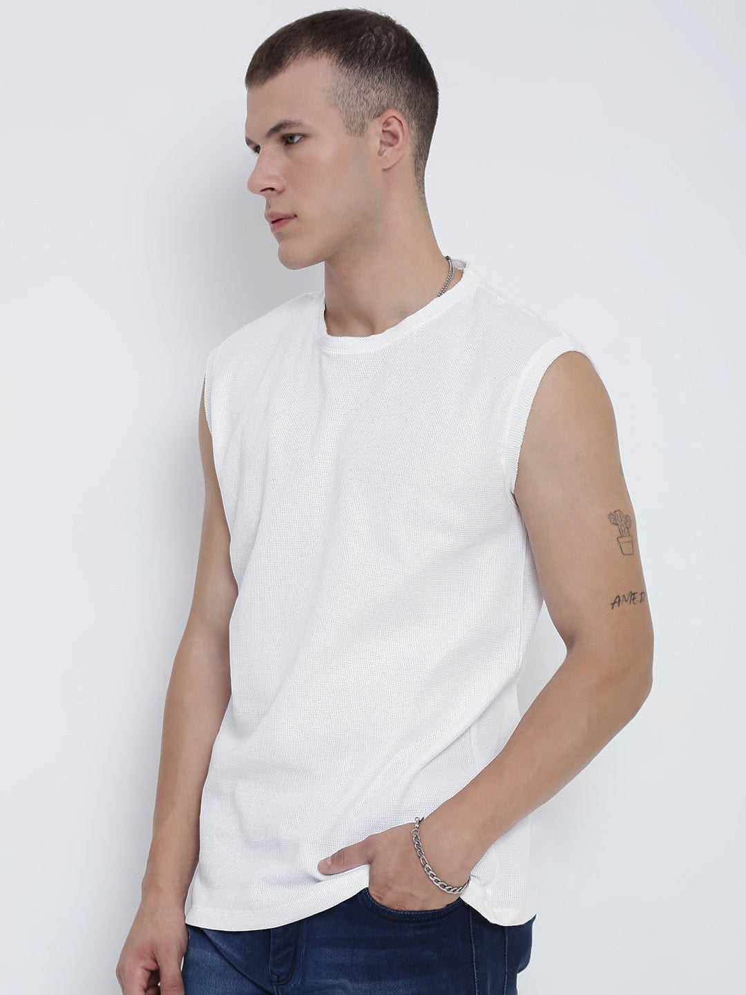 Men's White Relaxed Fit Sleeveless Muscled Tank T-Shirt