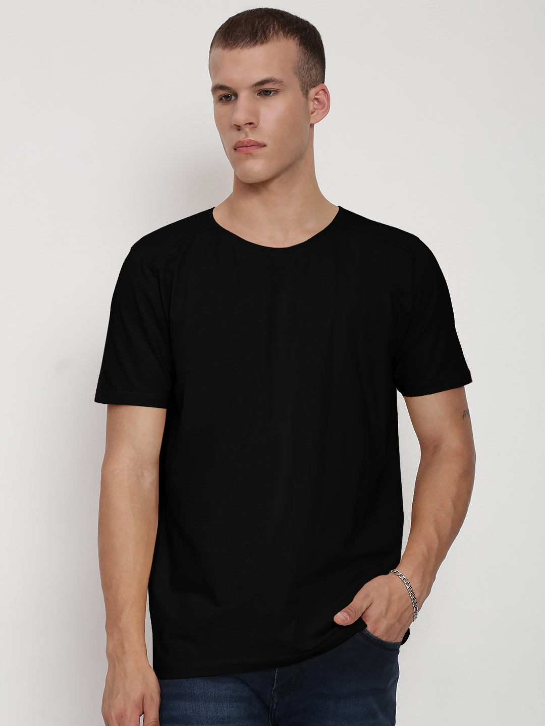 Men's Black Short Sleeves Round Neck Regular Fit T-Shirt