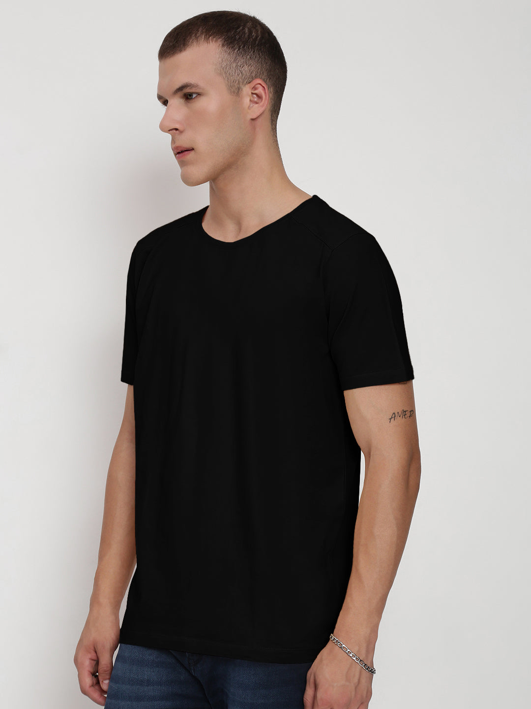 Men's Black Short Sleeves Round Neck Regular Fit T-Shirt