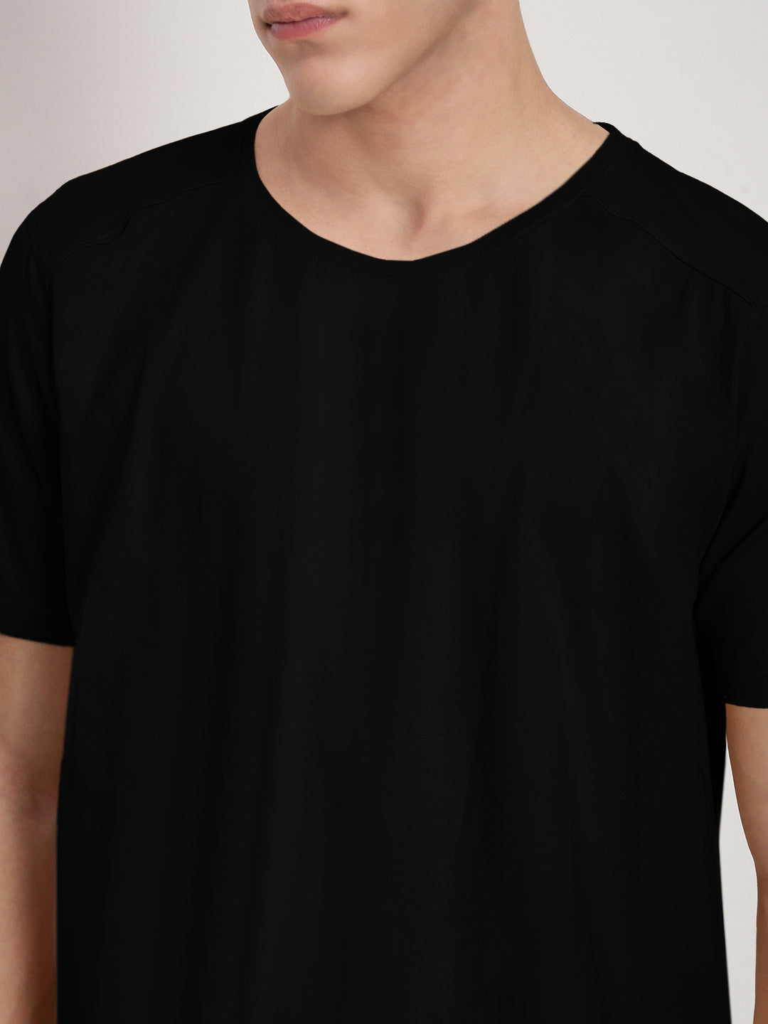 Men's Black Short Sleeves Round Neck Regular Fit T-Shirt