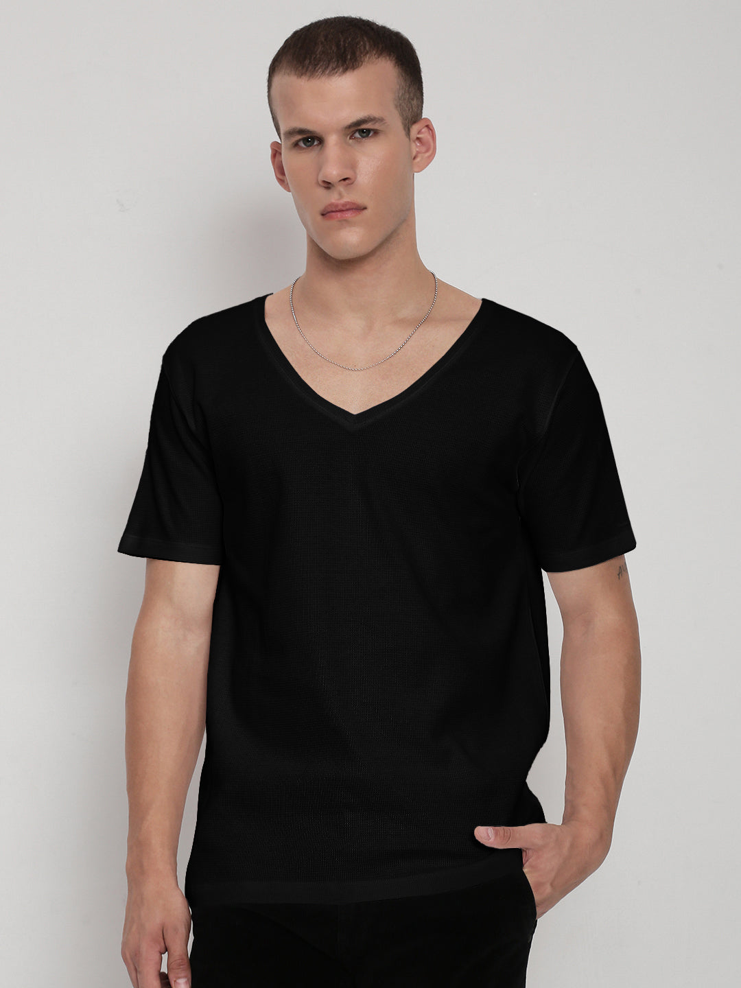 Men's Black Short Sleeves V-Neck Regular Fit T-Shirt