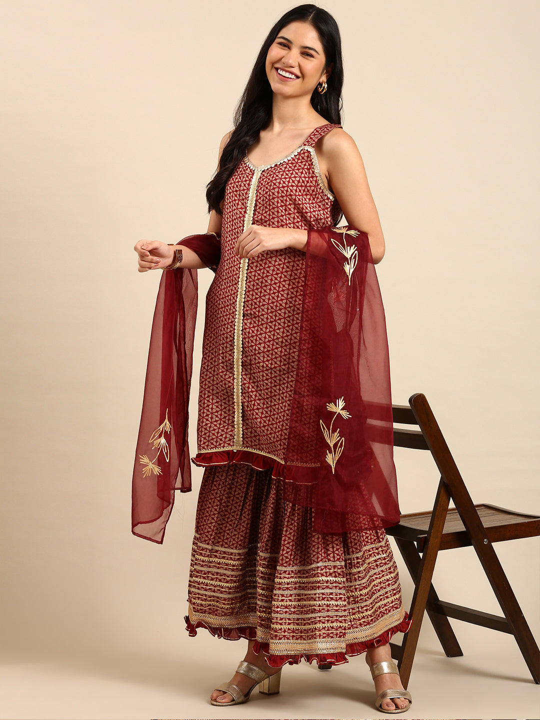 Women Geometric Maroon Straight Kurta Set with Dupatta