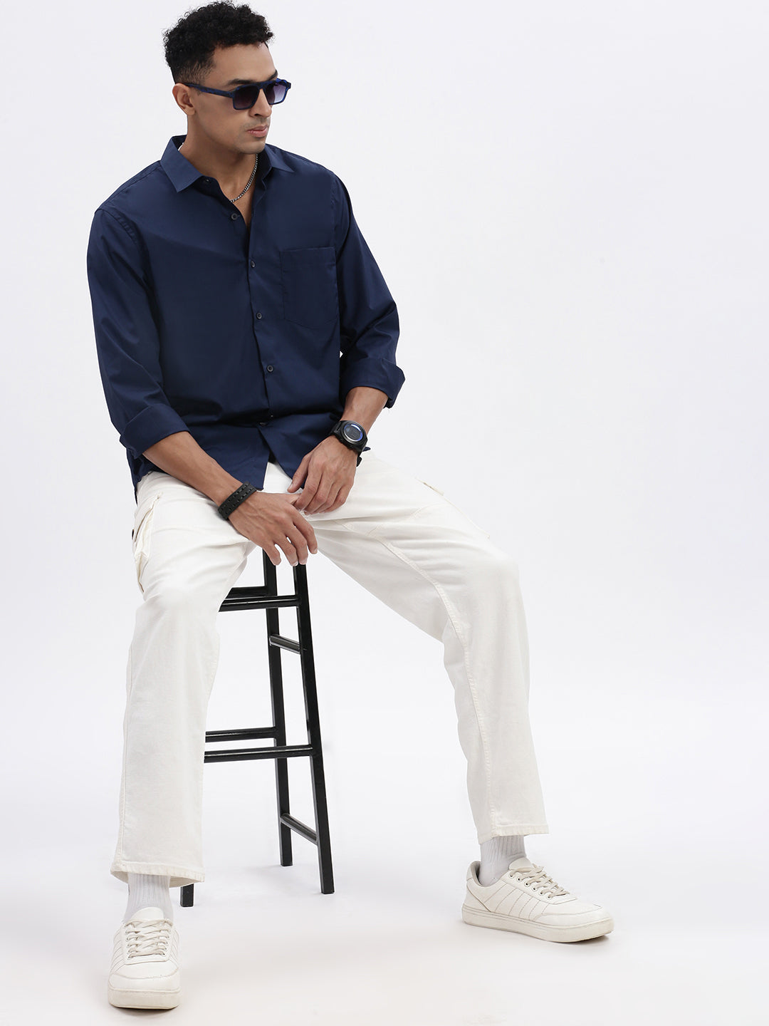 Men's Navy Blue Solid Slim Fit Shirt