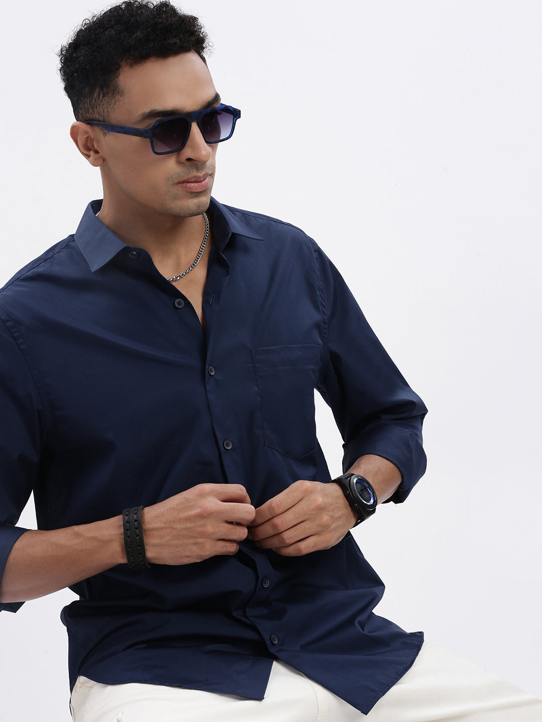 Men's Navy Blue Solid Slim Fit Shirt