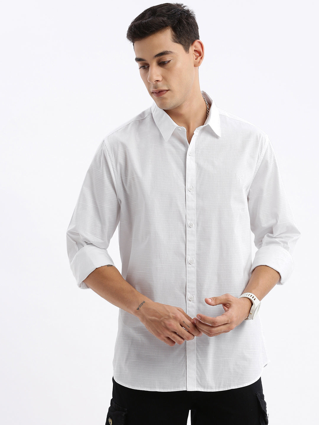 Men Spread Collar Solid Slim Fit White Shirt