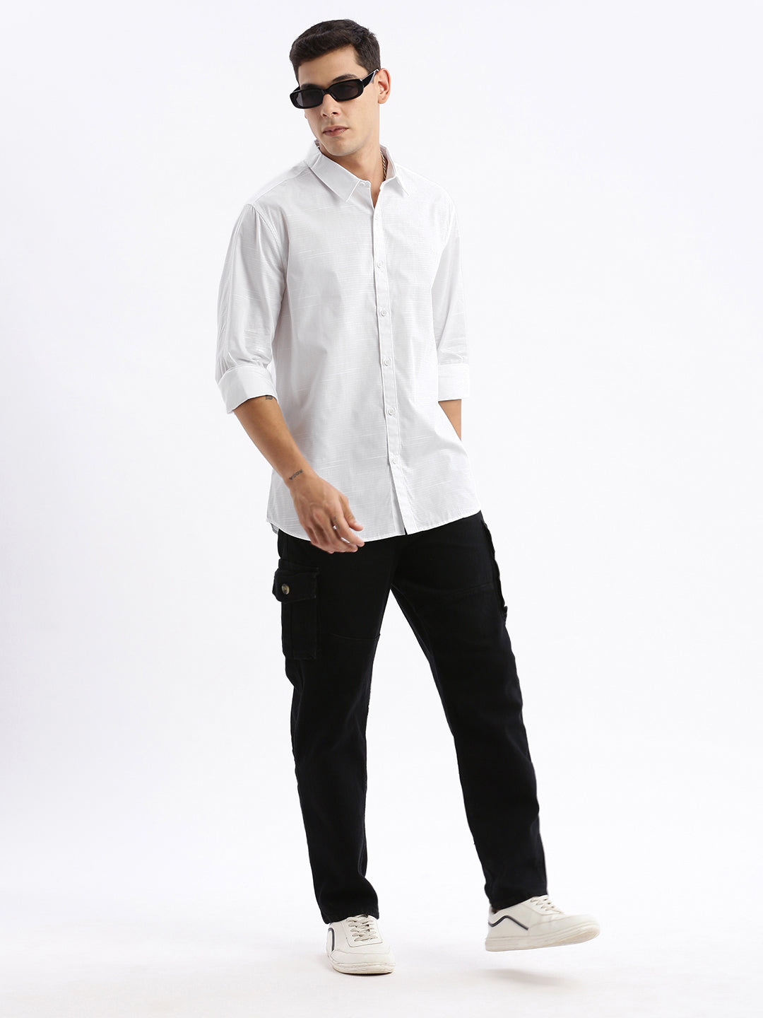 Men Spread Collar Solid Slim Fit White Shirt