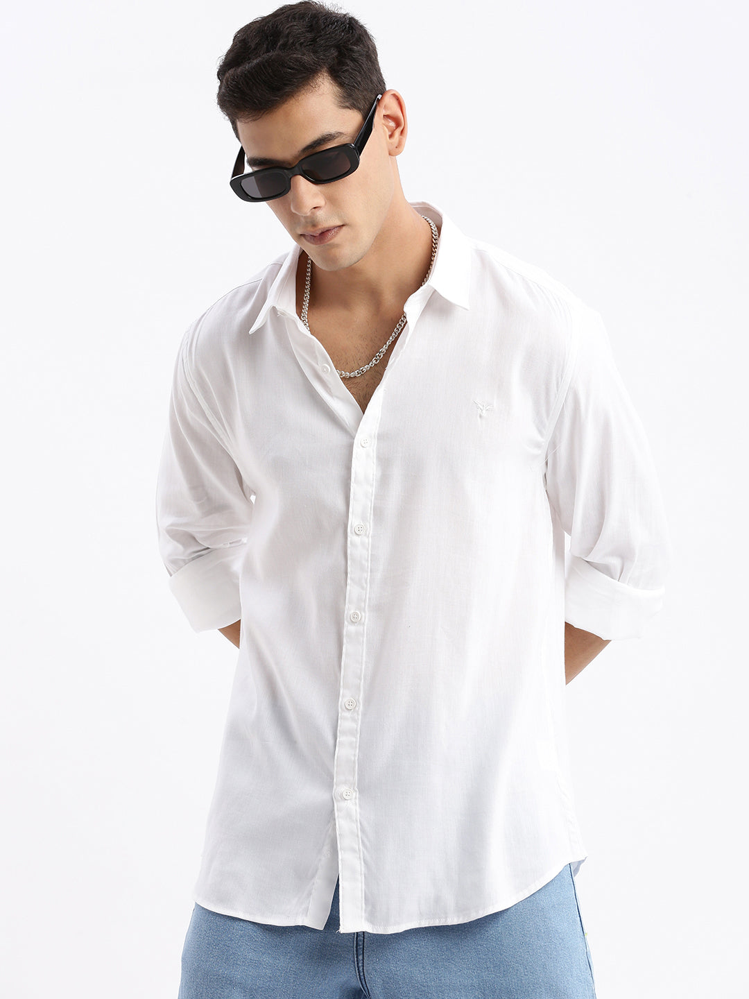 Men Spread Collar Solid Slim Fit White Shirt