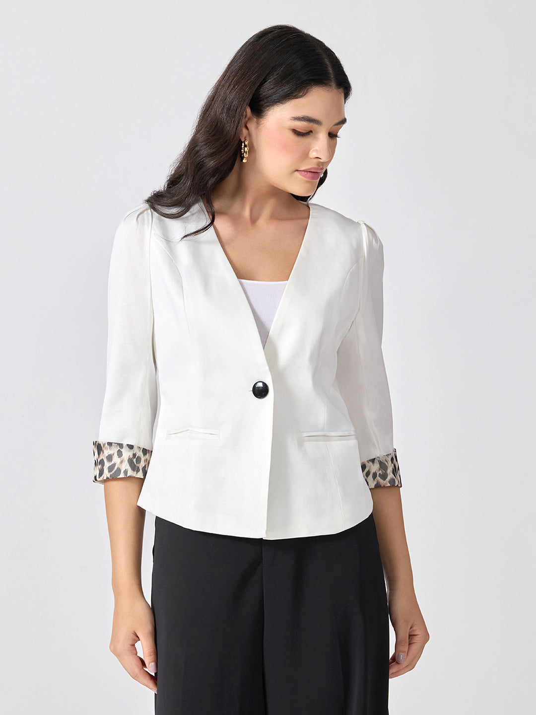 Women’s White Single-Breasted Blazer with Notched Lapel