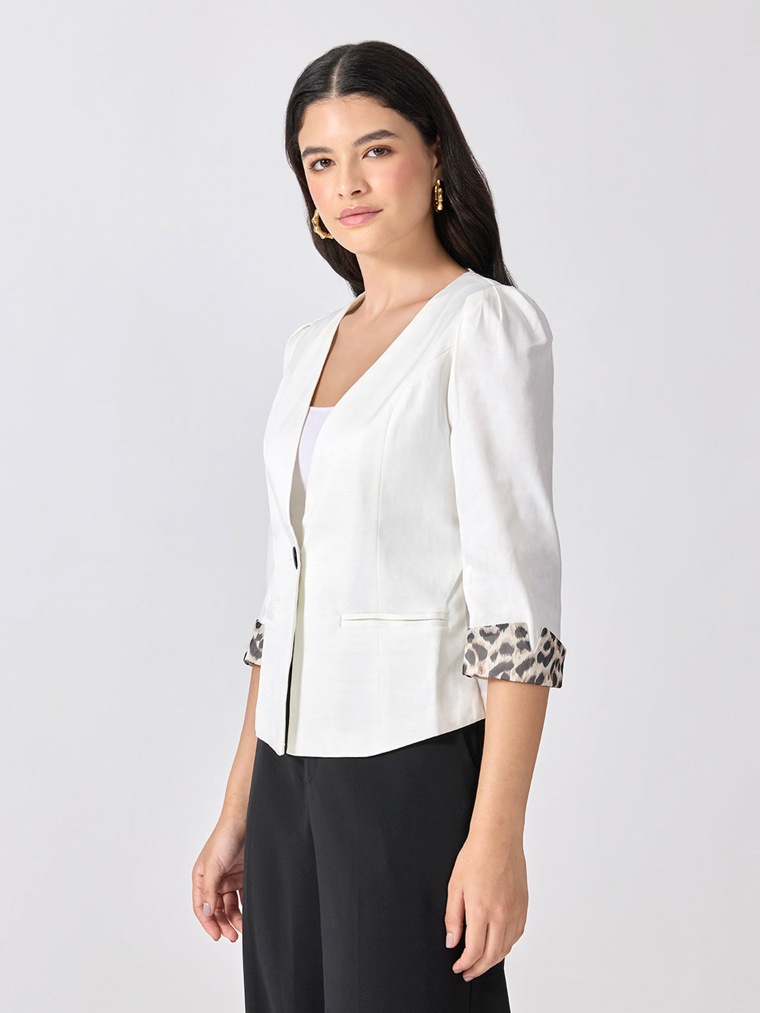 Women’s White Single-Breasted Blazer with Notched Lapel