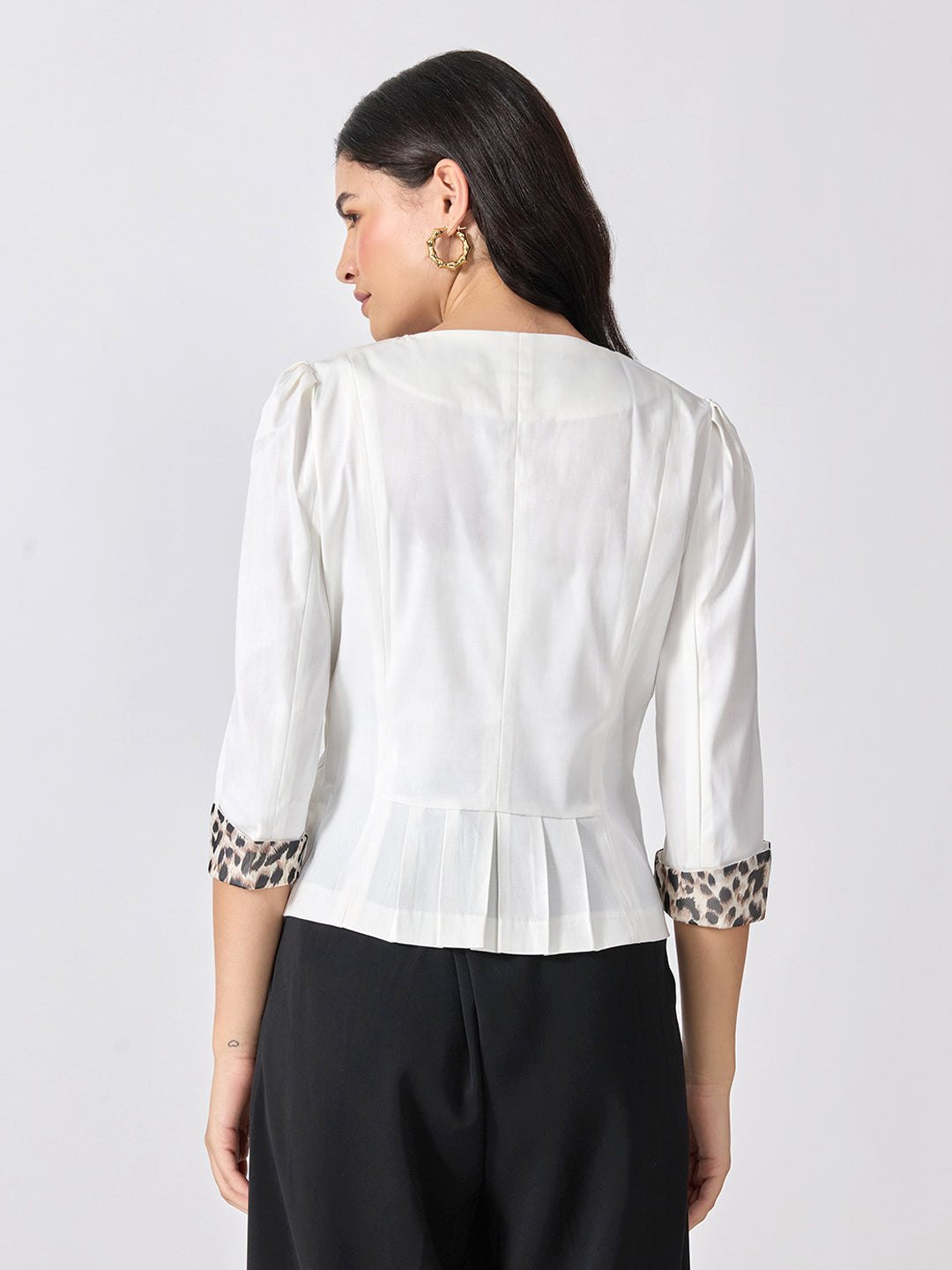 Women’s White Single-Breasted Blazer with Notched Lapel