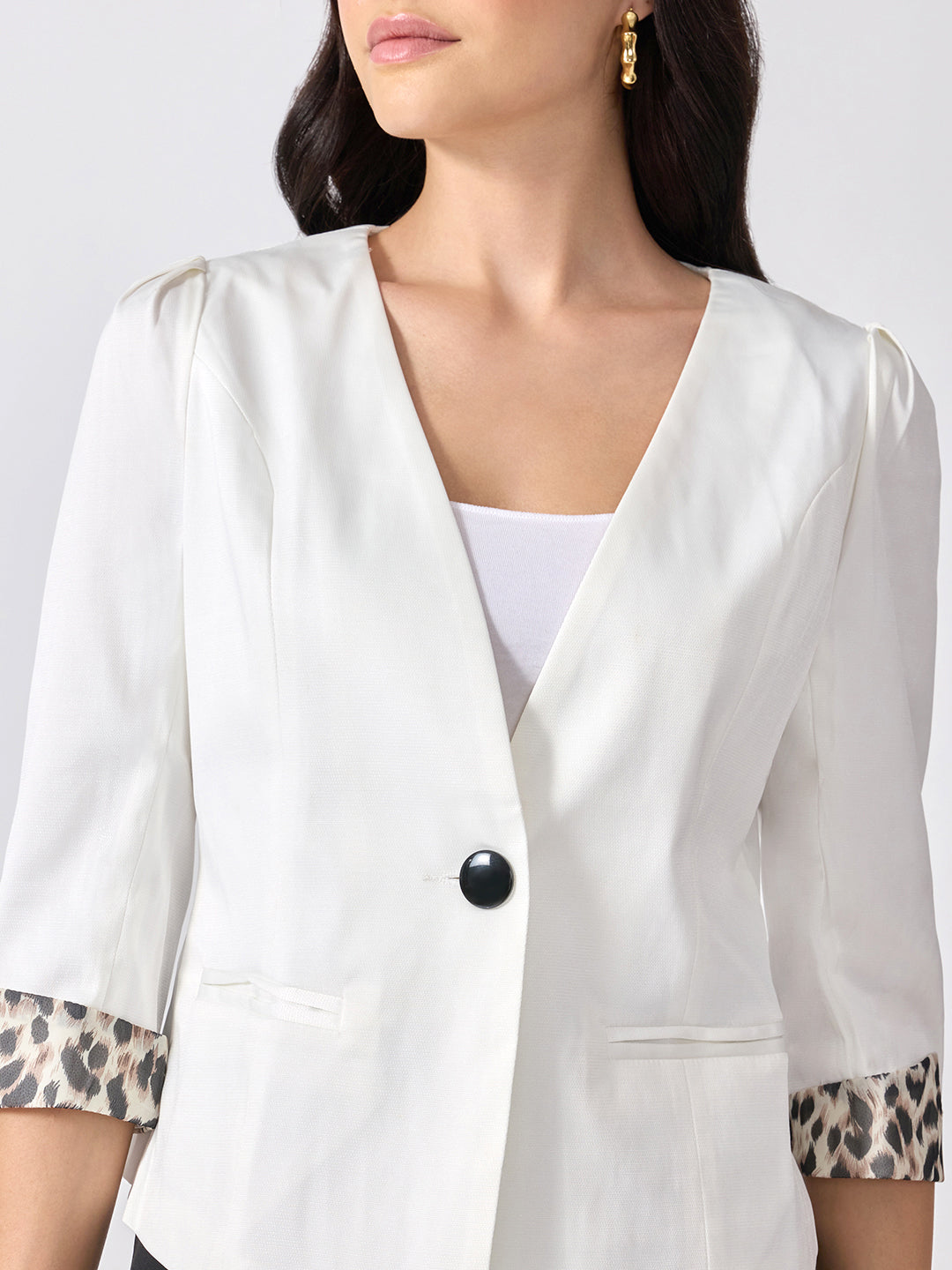 Women’s White Single-Breasted Blazer with Notched Lapel