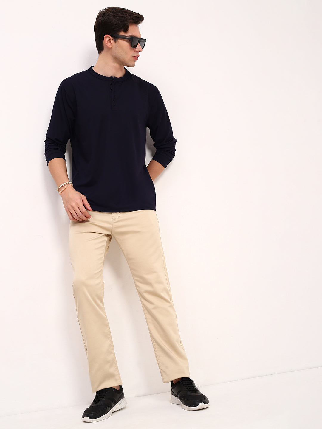 Men Beige Solid Straight Fit Jeans