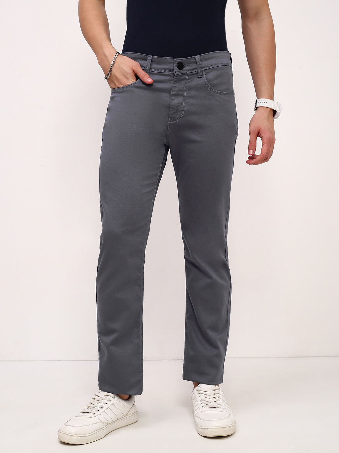 Men Grey Solid Straight Fit Jeans