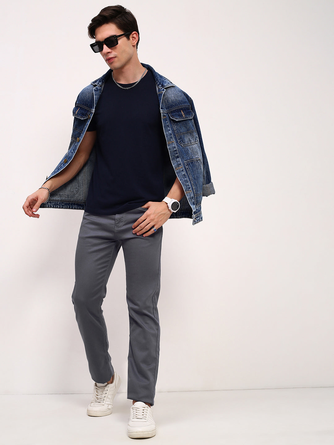 Men Grey Solid Straight Fit Jeans