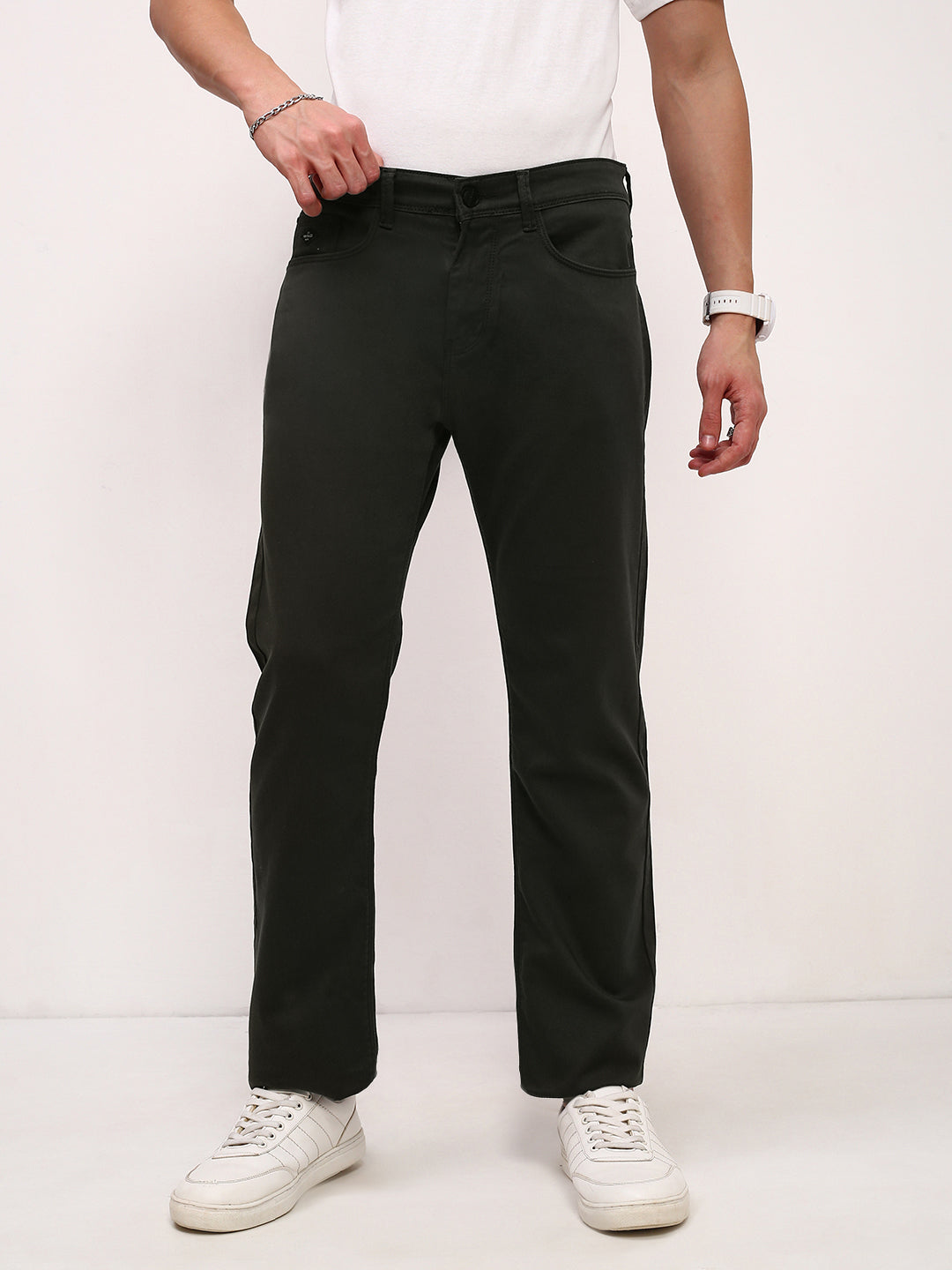 Men Olive Solid Straight Fit Jeans