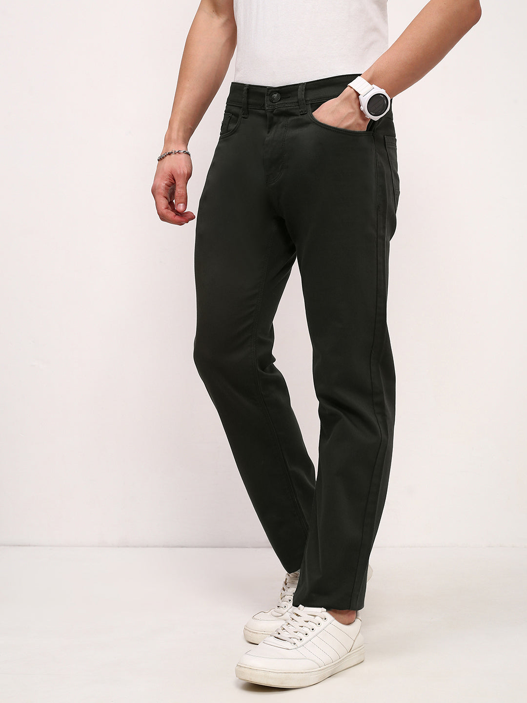 Men Olive Solid Straight Fit Jeans