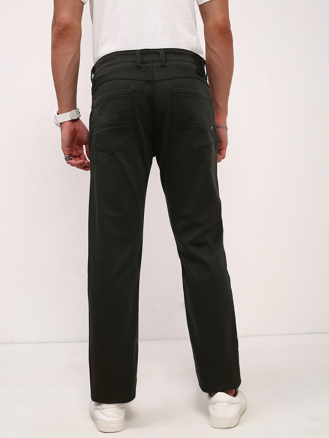 Men Olive Solid Straight Fit Jeans