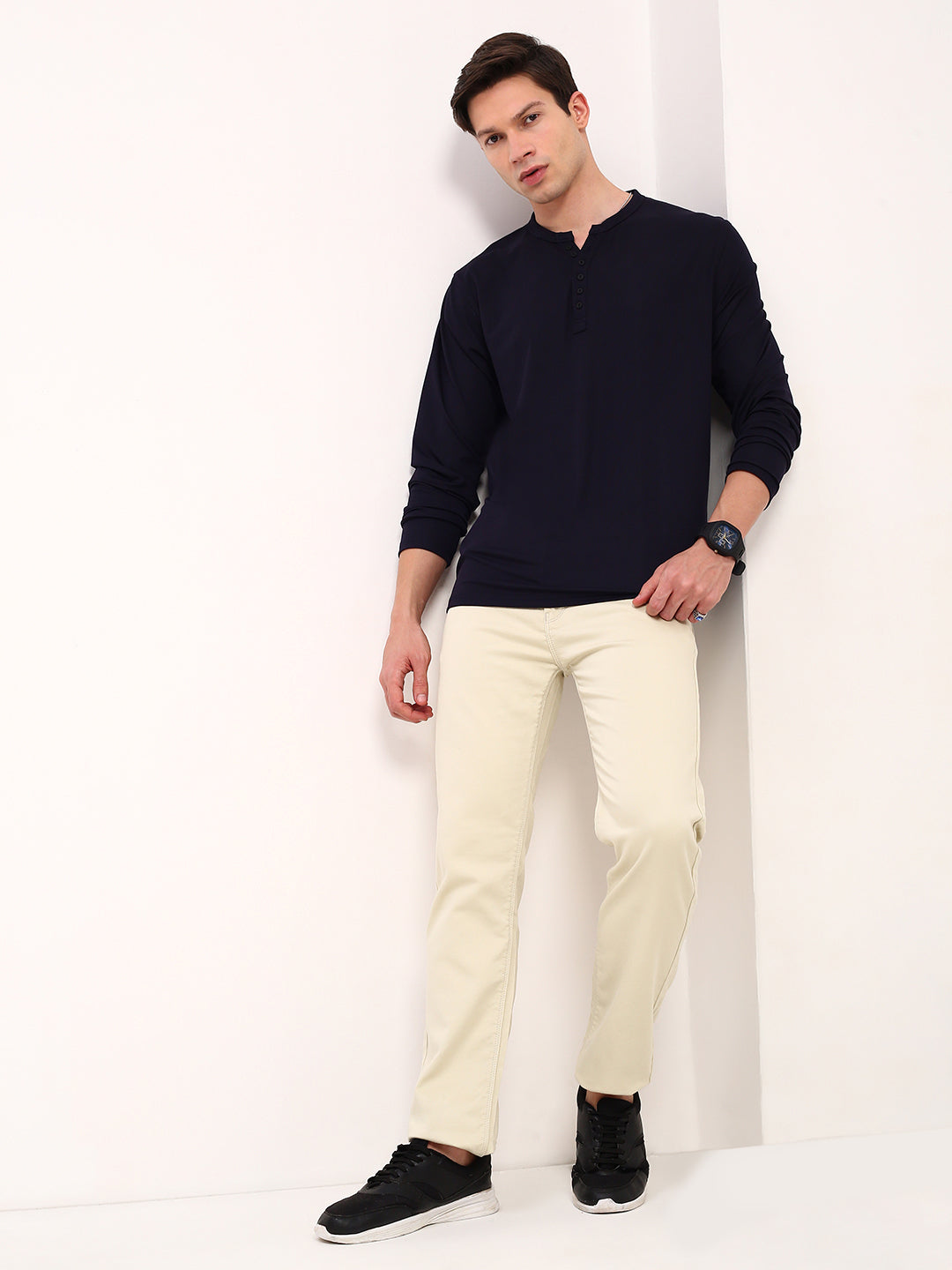 Men Cream Solid Straight Fit Jeans