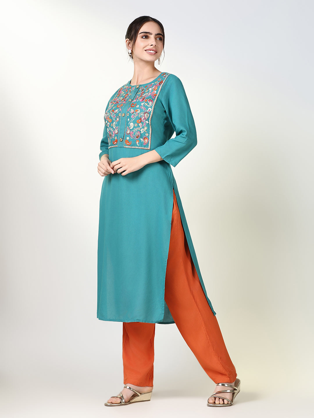 Women Paisley Green Straight Kurta Set with Dupatta