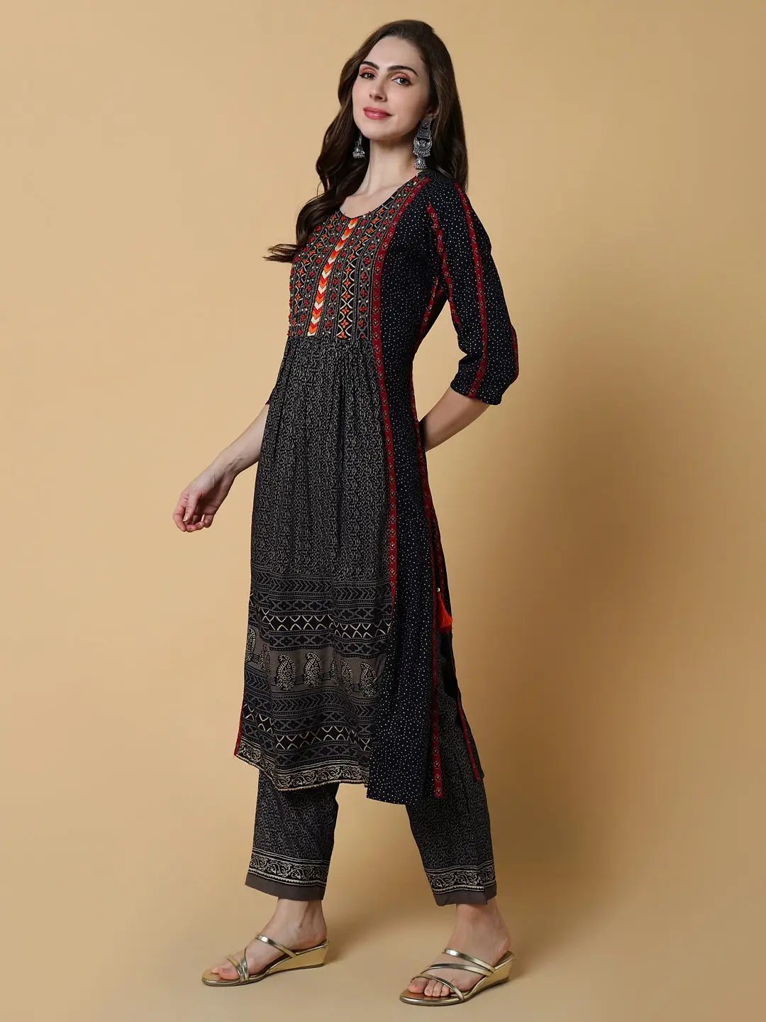 Women's Graphic Navy Blue A-Line Kurta Set - Uncategorized from SHOWOFFFF