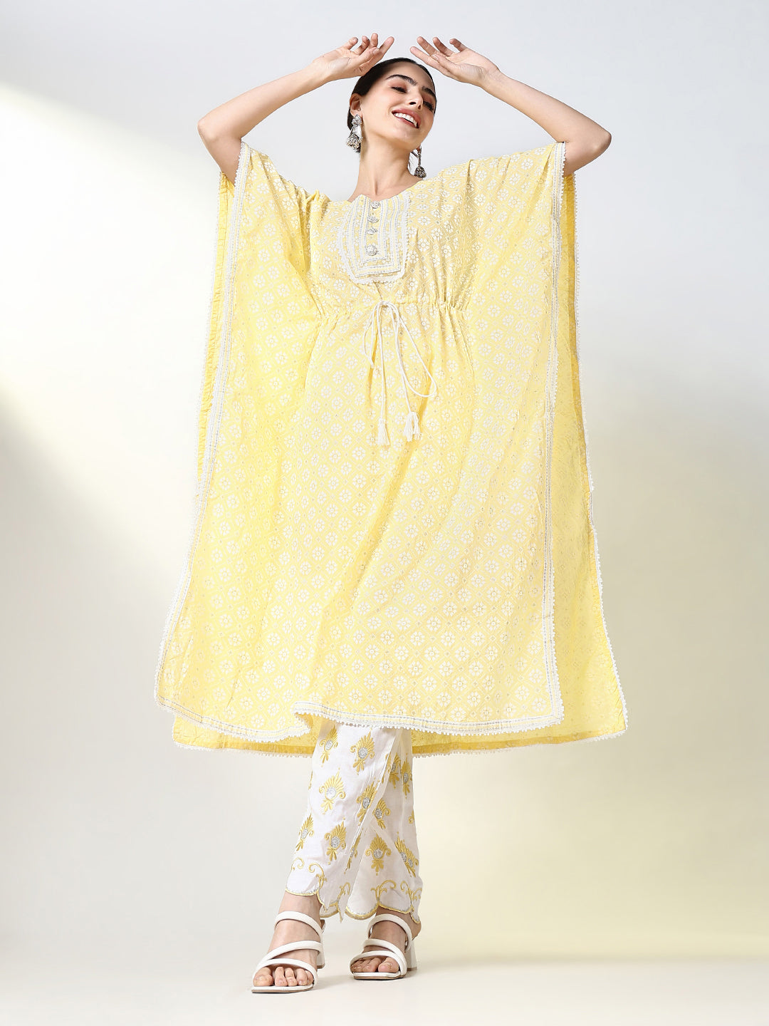 Women Floral Yellow Straight Kurta Set