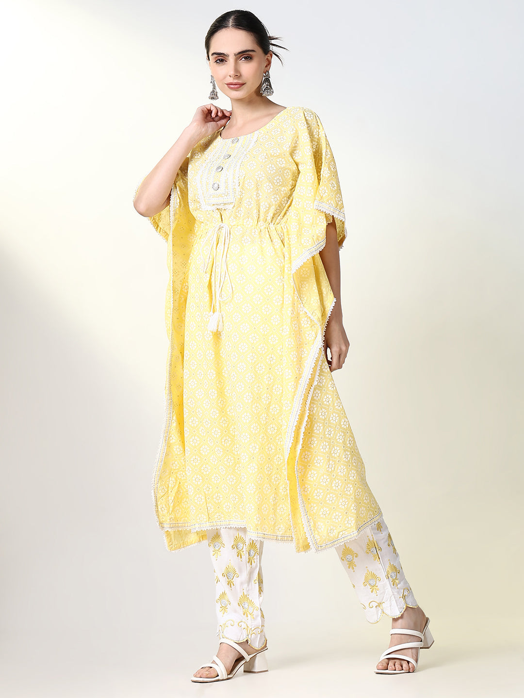 Women Floral Yellow Straight Kurta Set