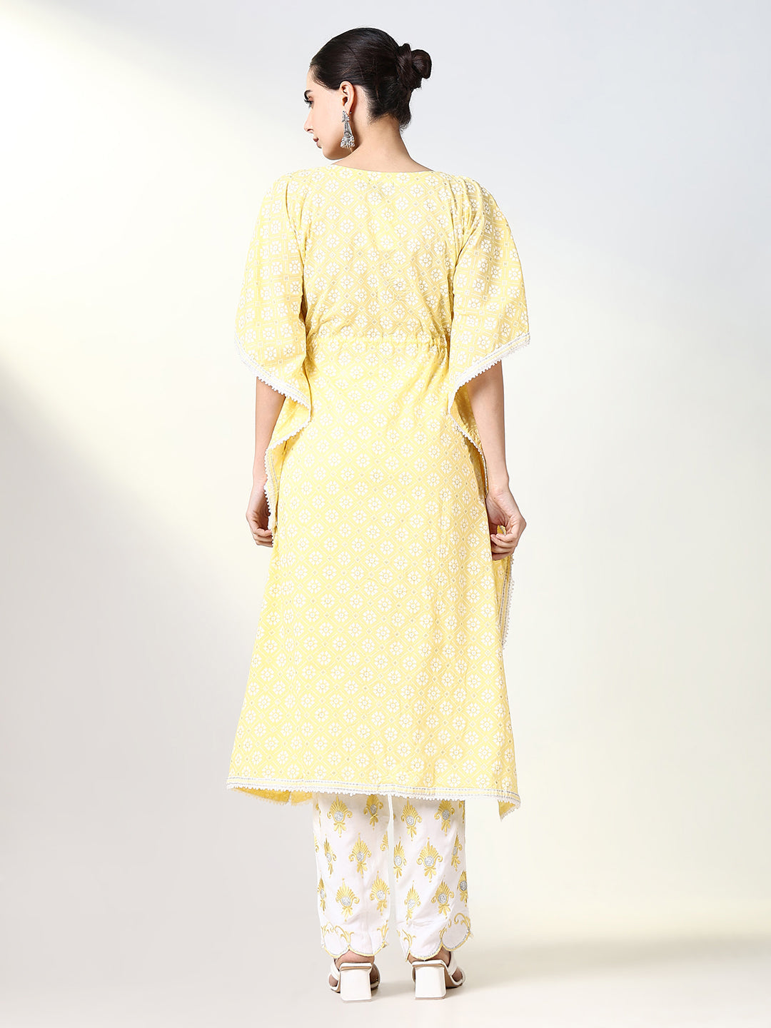 Women Floral Yellow Straight Kurta Set